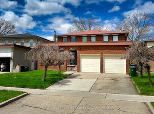 92 Charlton Blvd, Toronto, ON M2M1B9