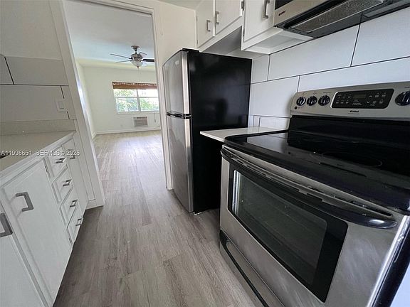 3rd image of 1350 E Sample Rd APT 306