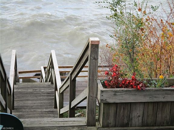3rd image of 37825 Lake Shore Blvd