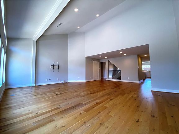 2nd image of 4116 McDuffie St