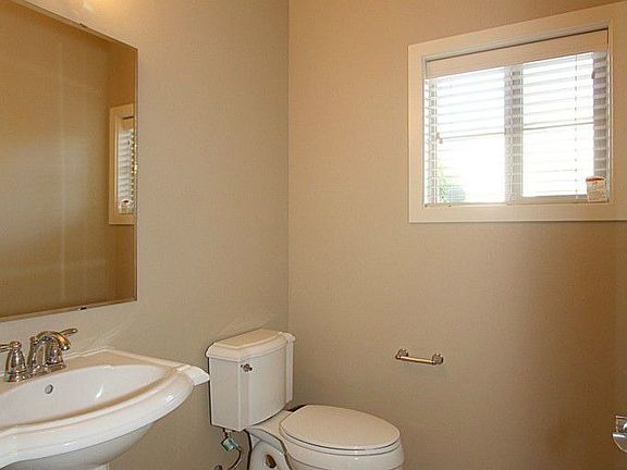 5th image of 2929 Grandview Dr W
