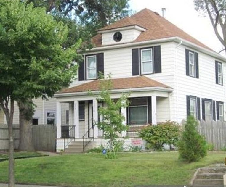 1st image of 1318 Emerson Ave N