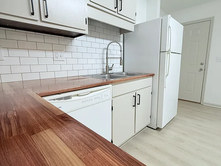 1930 Waldens Edge Way #1930 — Photo 2