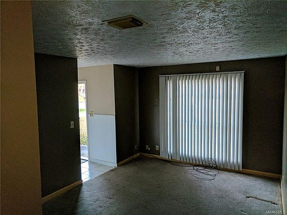 5th image of 2945 Moorcroft Dr