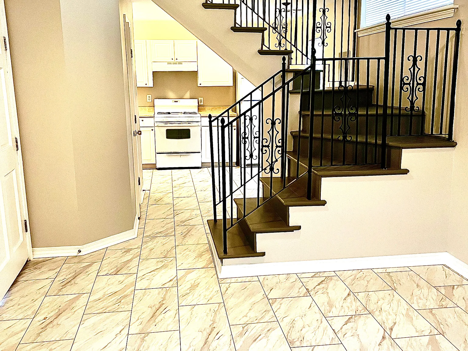 2 bed, 1.5 bath, $1,300 — Photo 3