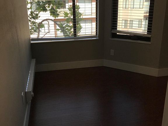 5th image of 885 Franklin St