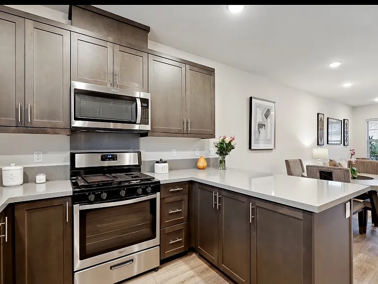 Blackstone Dr — Photo 25