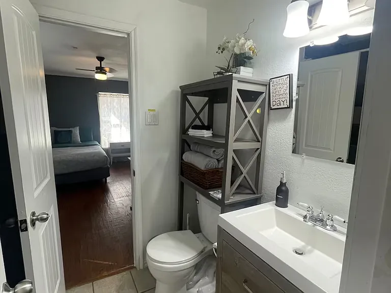 1012 Hilltop Dr #C — Photo 3