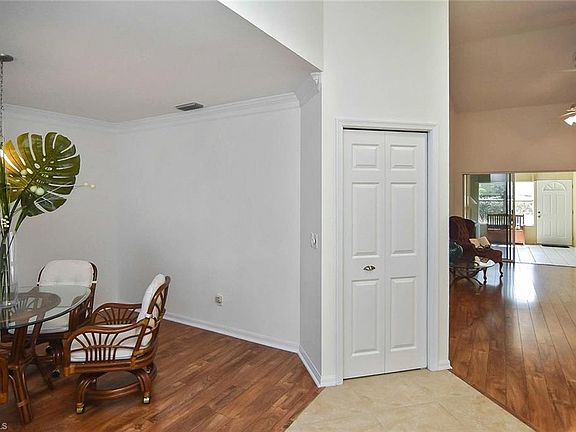 4th image of 21693 Sungate Ct