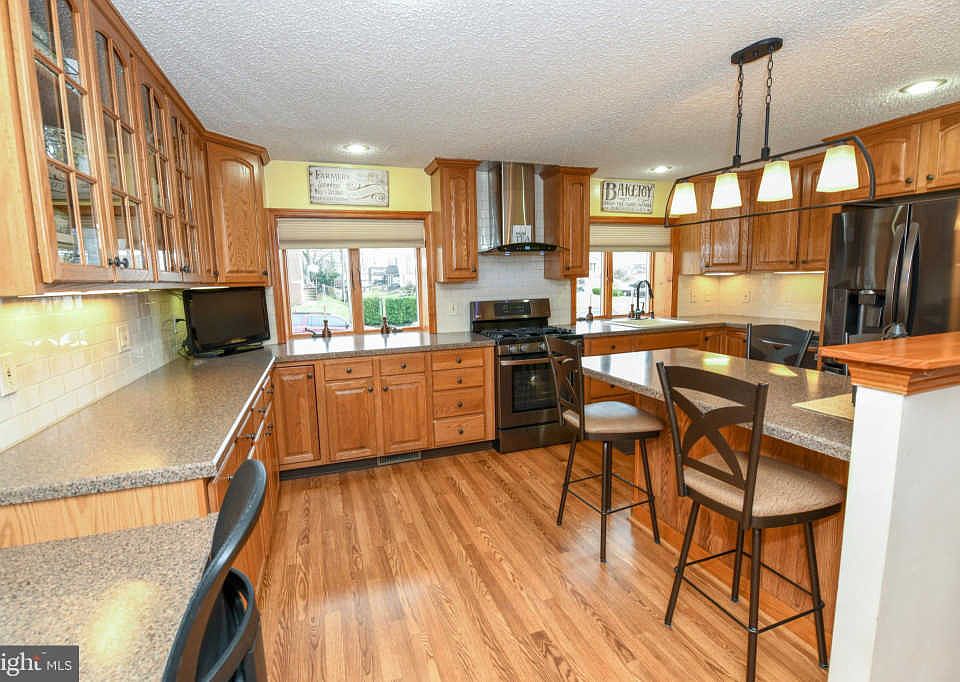 1st image of 10904 Templeton Dr