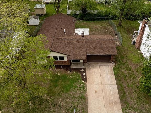 2nd image of 341 Roanoke Dr