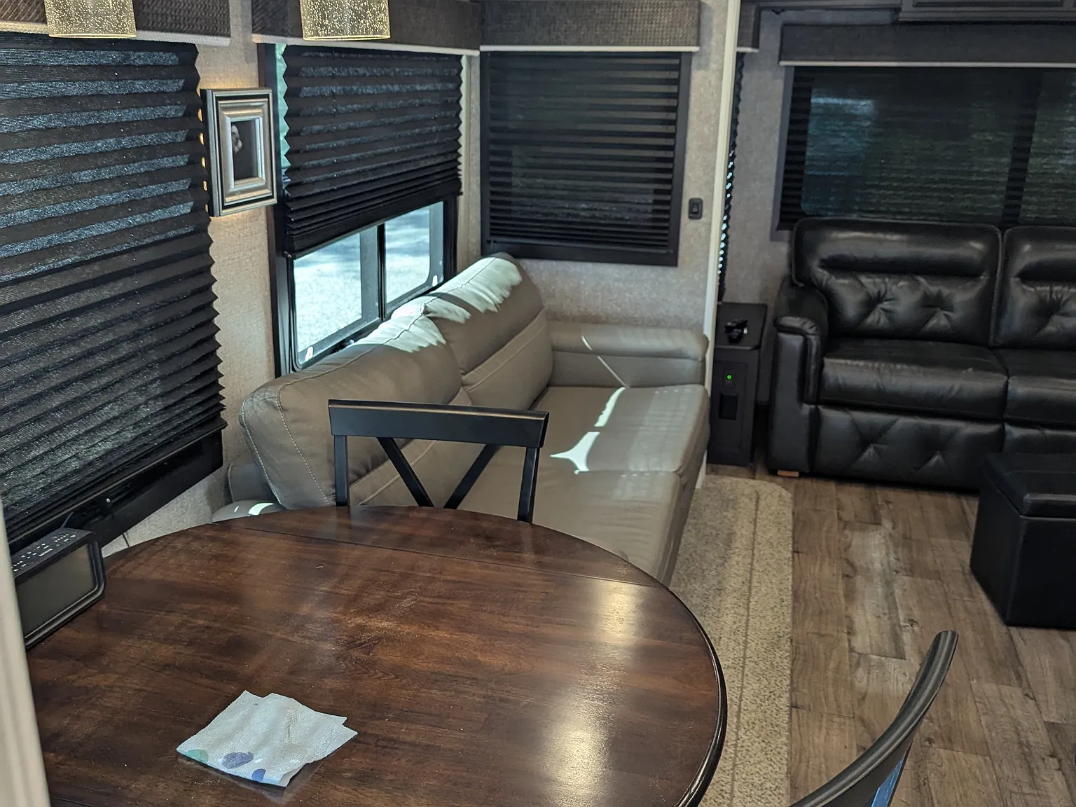 1 bed, 400 sqft, $1,000 — Photo 2