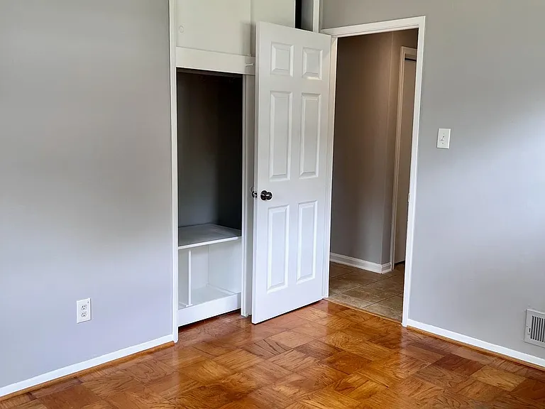 5350 Ravensworth Rd — Photo 28