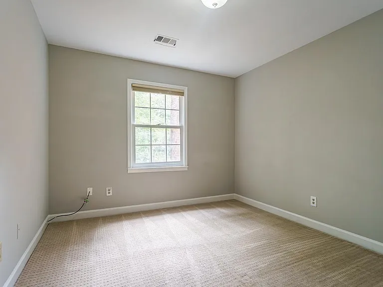 613 Kimberly Ln NE — Photo 15