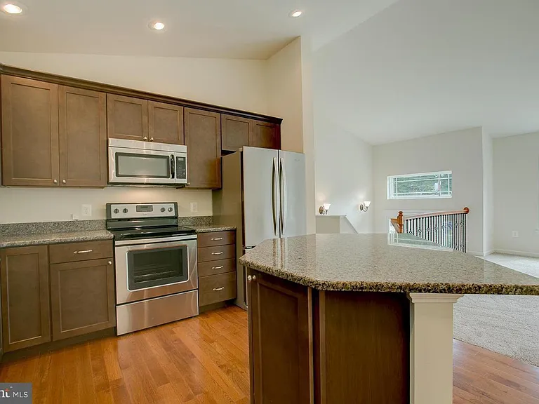 1002 Aquia Dr — Photo 10