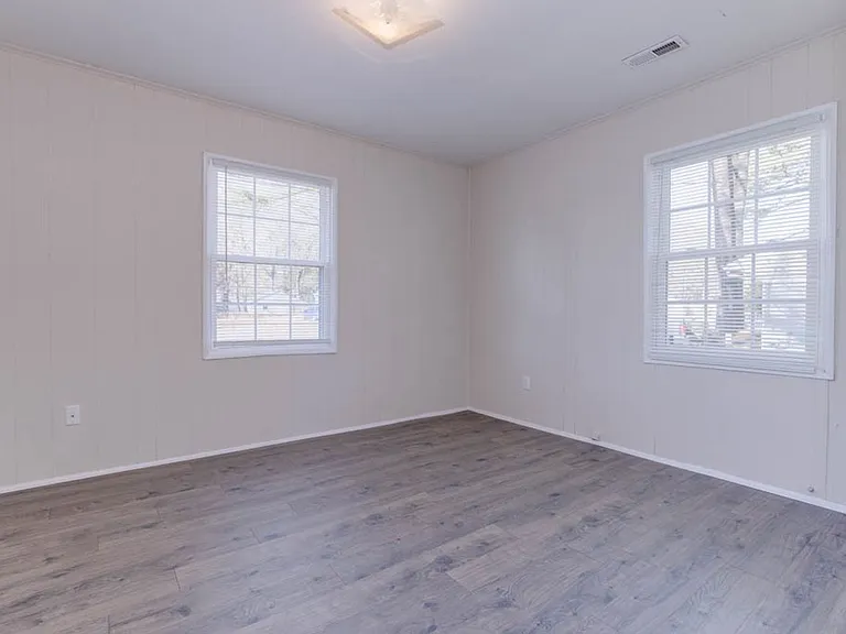 106 Pine Grove Ave — Photo 17