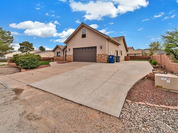 4th image of 1632 E Evergreen Dr