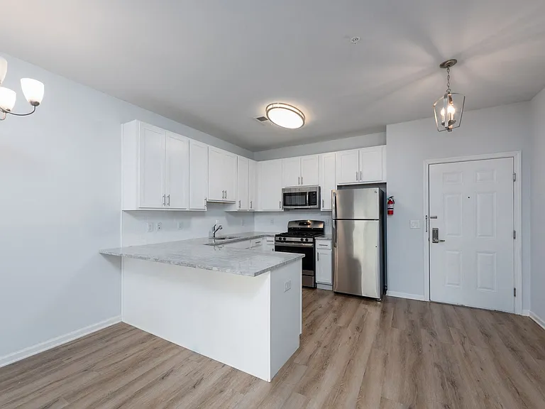29 Washington Ave — Photo 13