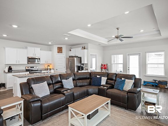 3rd image of 13075 Shoshoney Cir