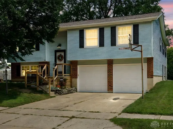 1817 El Camino Dr, Xenia, OH 45385