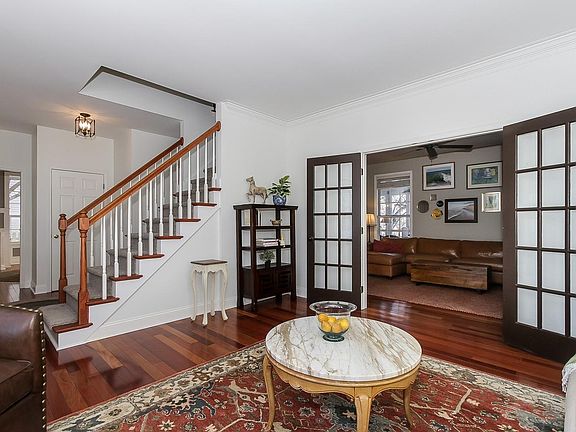 4th image of 716 Foxmoor Ln