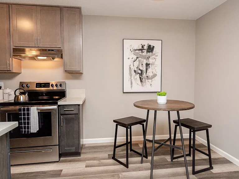 The Birchway Apartments — Photo 7