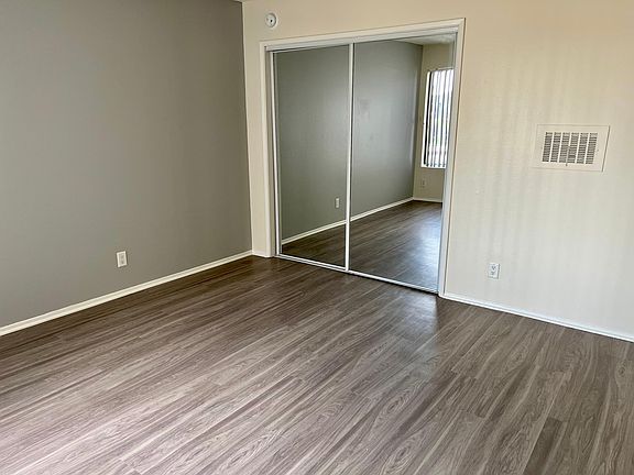 3rd image of 3601 W Rosecrans Ave #Dbd4e5f4c