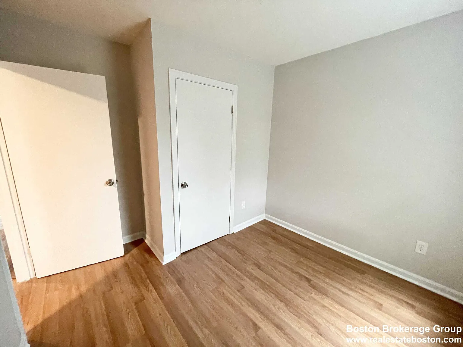 3 bed, $4,600 — Photo 4