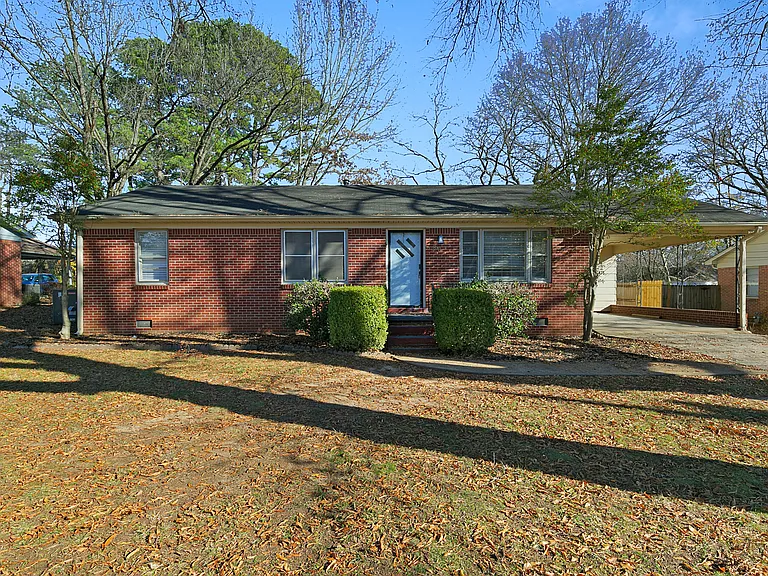 60 Russell Rd — Photo 1