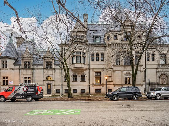 3rd image of 1801-1811 S Prairie Ave
