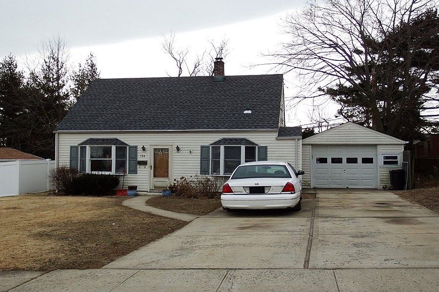 1st image of 134 Balsam Ln
