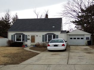 134 Balsam Ln, Levittown, NY 11756