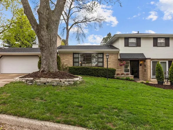 211 Timber LANE, Lake Geneva, WI 53147