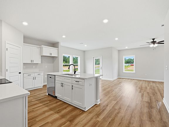 3rd image of 2827 Blackbird Ct