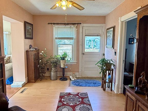 5th image of 206 6th St NW
