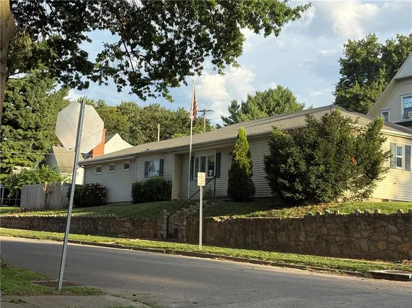 2823 Mulberry St, Saint Joseph, MO 64501