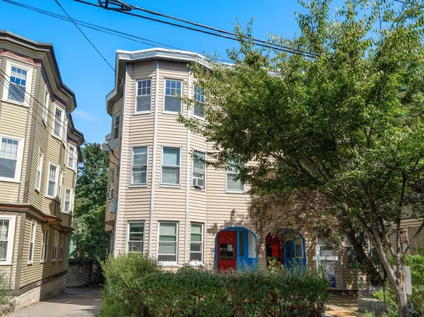 83 Francis St #5, Brookline, MA 02446