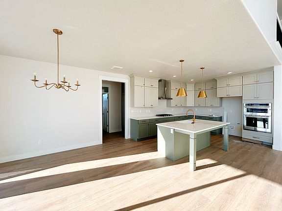 Upgraded kitchen with appliances all included (If not pictured then still to be installed).