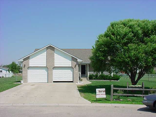 1st image of 107 Finch Ct