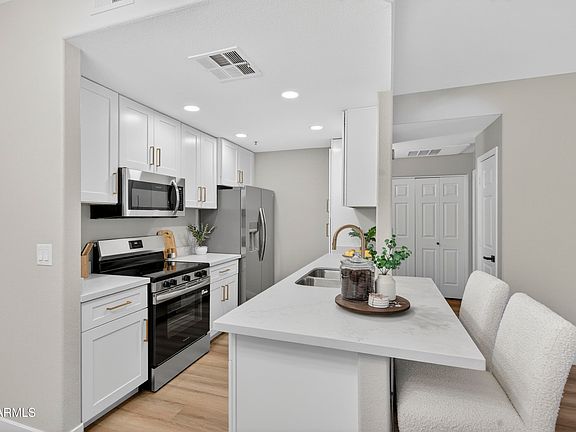5th image of 11375 E SAHUARO Drive #1104