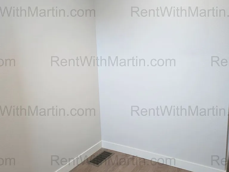 136 Janney Ave — Photo 6