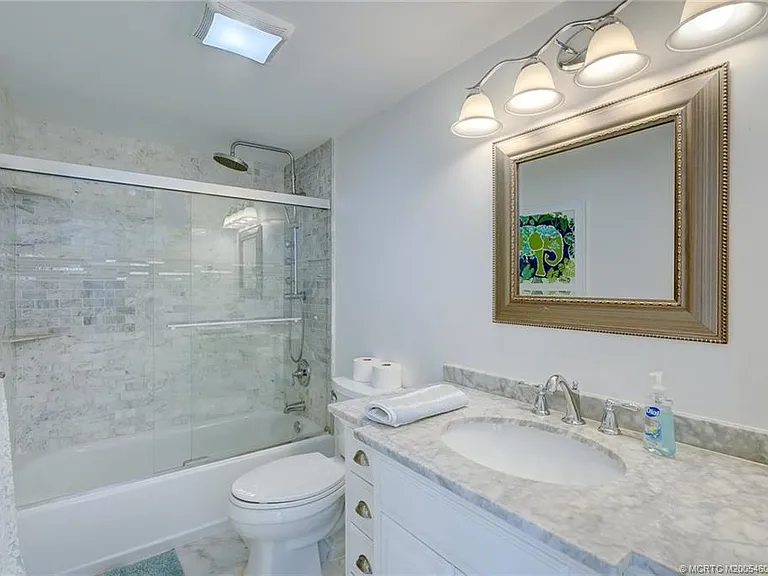 1289 NE Ocean Blvd #4 — Photo 11