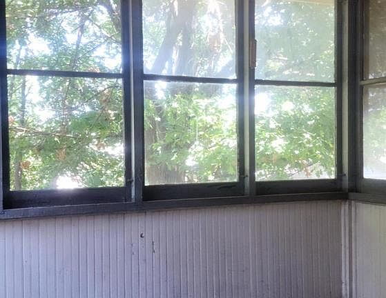 4th image of 7517 Ellis Ave