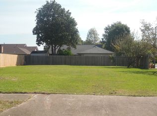 3735 Country Rd, Pasadena, TX 77505