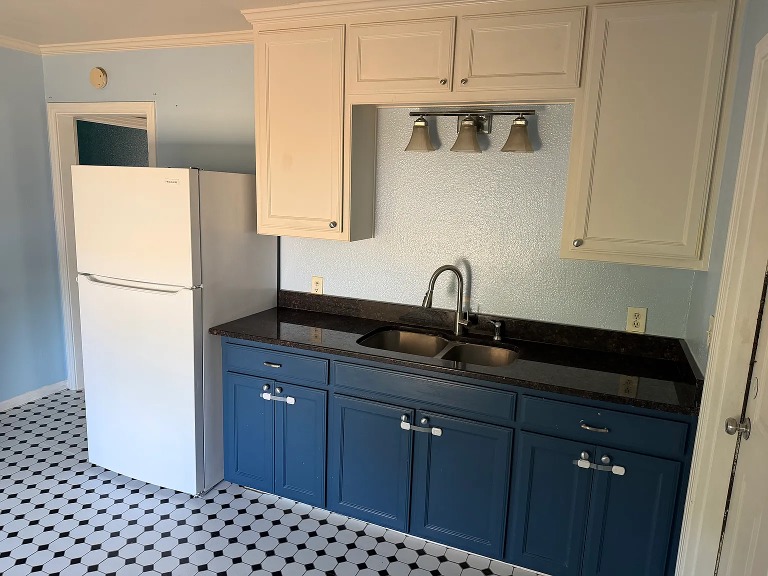 2 bed, 800 sqft, $1,500 — Photo 3