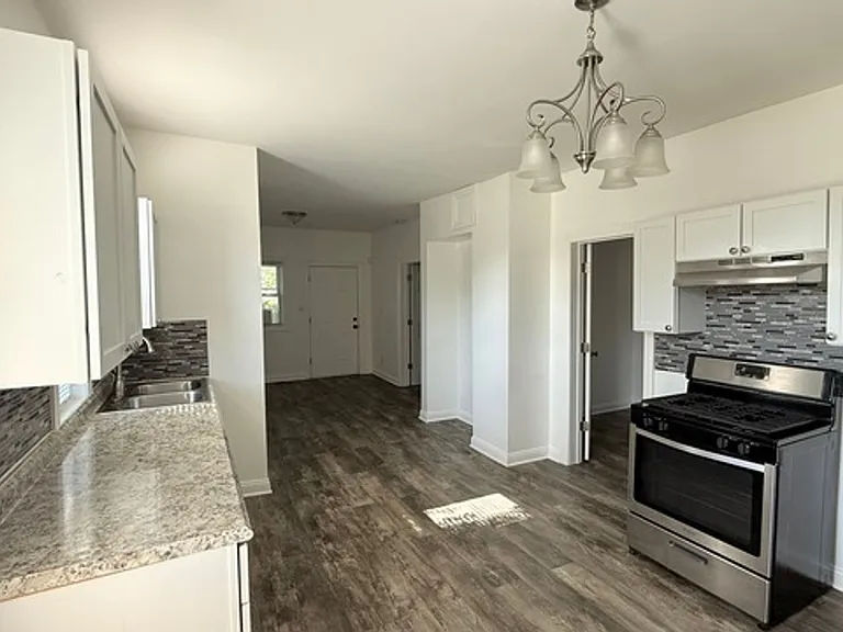 8438 S Baltimore Ave — Photo 3