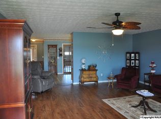 944 Section Line Rd NE, Hanceville, AL 35077