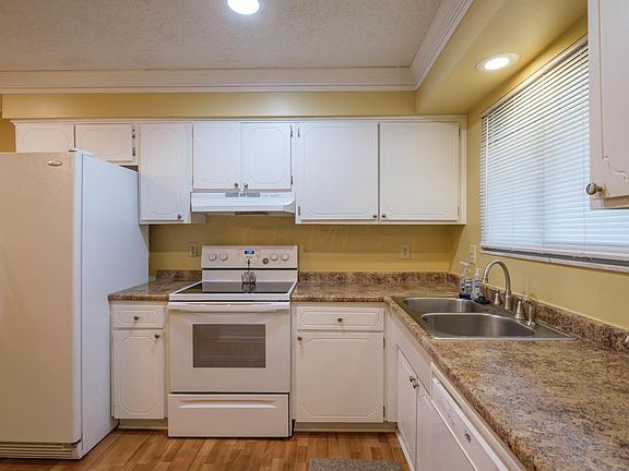 5th image of 6467 Firethorn Ave