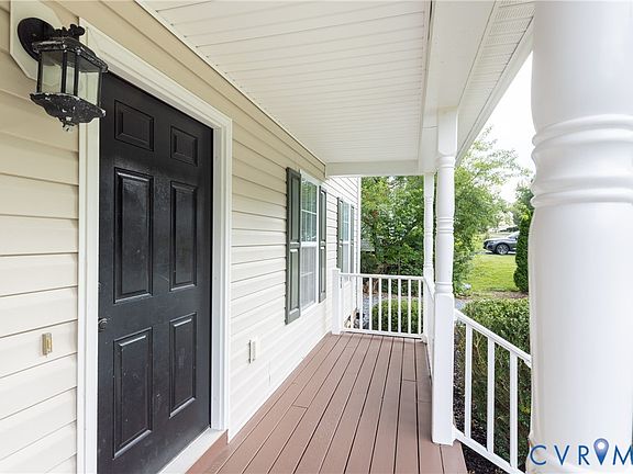 4th image of 3012 Rolling Hill Dr