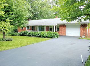 1203 Scenery Dr, Mechanicsburg, PA 17050